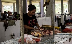 Penjual Daging di Pasar Baru Penajam Kelurahan Nenang Kecamatan Penajam (Suherman - Hello Borneo)