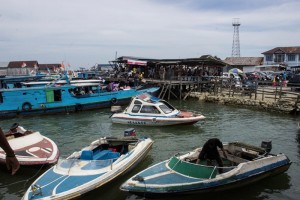 Pelabuhan “Speedboat”  dan Klotok Penajam Paser Utara (Suherman - Hello Borneo)