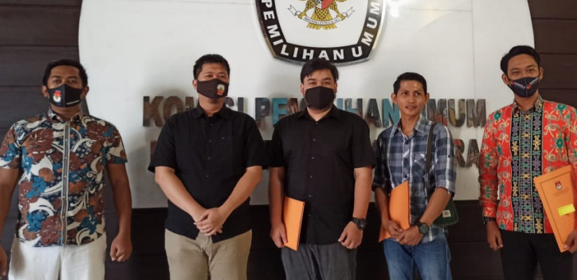 Komisi Pemilihan Umum (KPU) Kutai Kartanegara (Kukar) mengumumkan hasil verifikasi administrasi. (R Zulkarnain F - Hello Borneo)