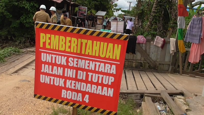 Jalan rusak di Kabupaten Berau membuat Beberapa akses ditutup. (Ist)