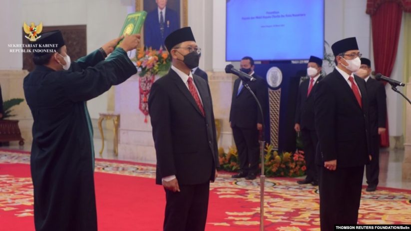 Presiden Jokowi melantik Bambang Susantono sebagai Kepala Otorita IKN serta Dhony Rahajoe sebagai Wakil Kepala Otorita IKN, Kamis, 10 Maret 2022, di Istana Negara, Jakarta. (Twitter/@setkabgoid)