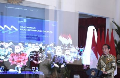 Jokowi Targetkan 30 juta UMKM bisa go digital pada tahun 2024 mendatang (biro Setpres)