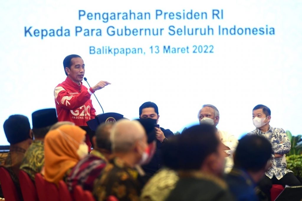 Jokowi saat memberikan arayan kupada Gubernur se-Indonesia. (Ist)