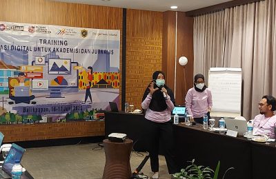 AJI Kota Balikpapan dan AJI Indonesia menggelar Training Literasi Digital untuk Akademisi dan Jurnalis di Kota Balikpapan. (Ist)