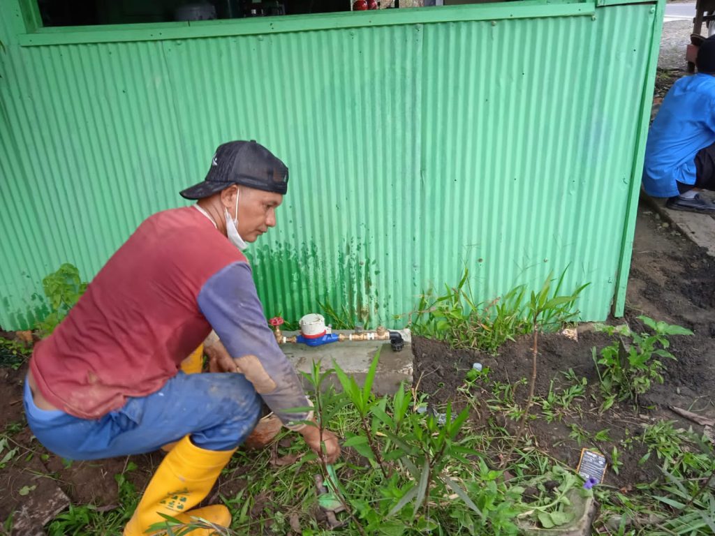 Sambungan Rumah (SR) bagi Masyarakat Berpenghasilan Rendah (MBR). (TBS)