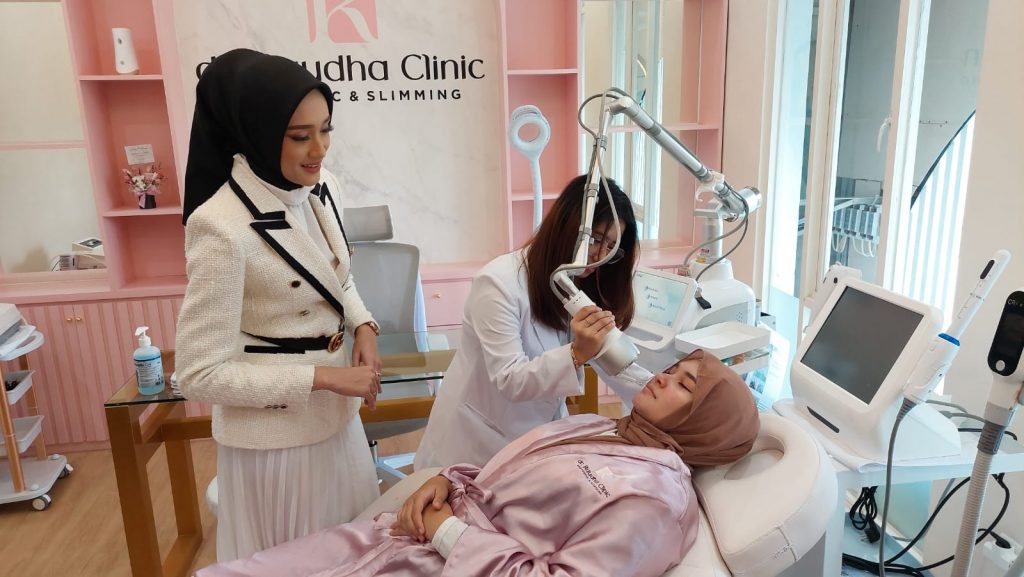 dr Raudha Clinic yang berlokasi di ruko Golden Boulevard AC-07. (Ist)