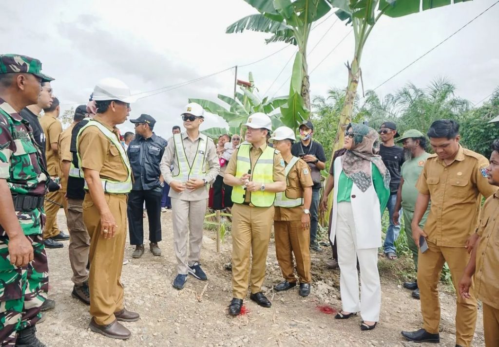 Bupati Paser, Fahmi Fadli melakukan kunjungan kerja ke Kecamatan Long Ikis. (ESY)