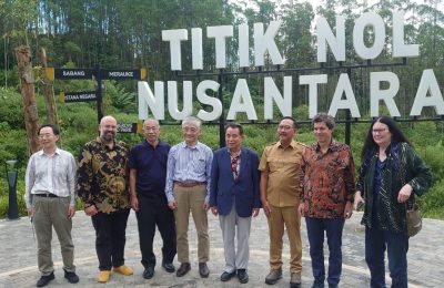Delegasi KTT G20 berfoto bersama berlatar IKN Nusantara. (hmr)