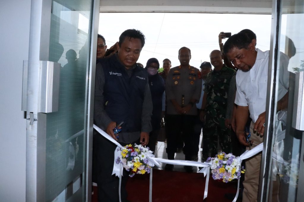 Anjungan SIAPKerja diresmikan Plt Bupati PPU, Hamdan Pongrewa bersama Staf Khusus Menteri Ketenagakerjaan Caswiyono Rusydie Cakrawangsa. (Ist)