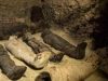 Sejumlah mumi di ruang pemakaman yang baru ditemukan di Provinsi Gurun Minya, selatan Kairo, Mesir, Sabtu, 2 Februari 2019. (Foto: AP)