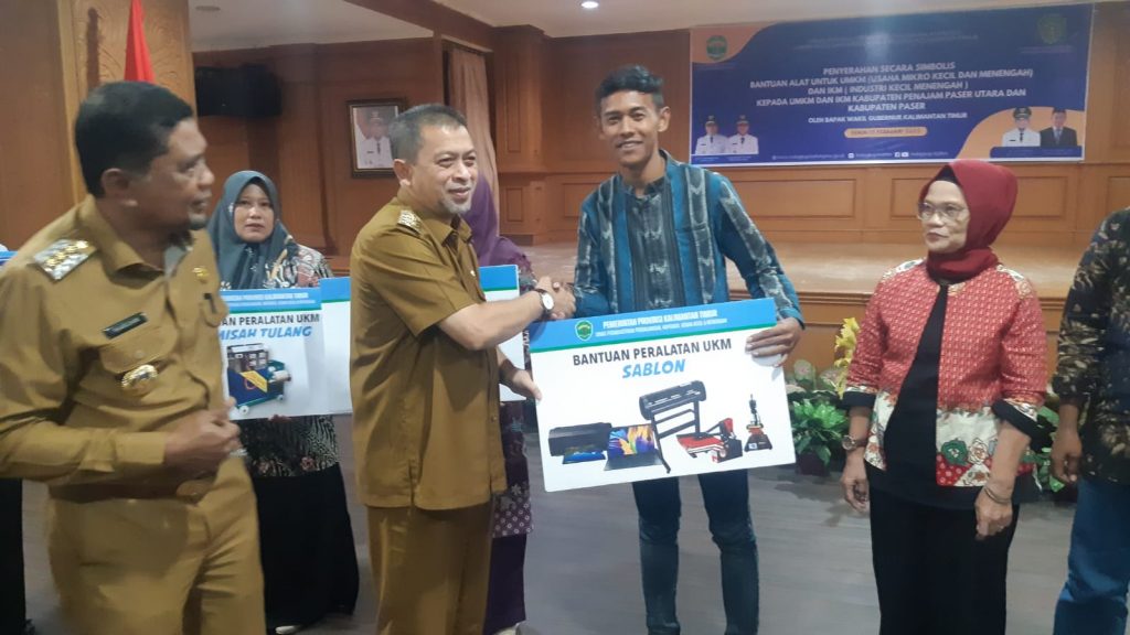 Pemberian bantuan dari Pemprov Kaltim. (NBP)
