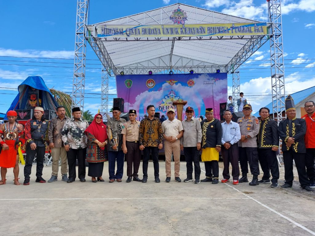 Festival Ungan Berayak bertajuk “Milenial Cinta Budaya Untuk Kejayaan Bhineka Tunggal Ika”. (Ist)