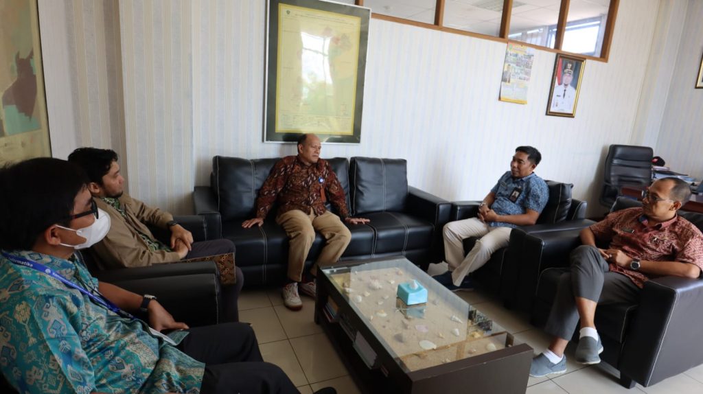 Kepala BPSDMP KOMINFO Banjarmasin, Abdul Rachman melakukan kunjungan kerja untuk menjalin kerjasama dalam pelatihan arsitektur SPBE di PPU. (Ist)