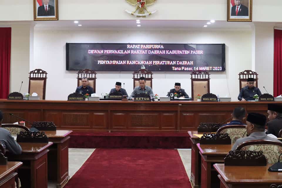 Rapat Paripurna DPRD Kabupaten Paser. (Ist)