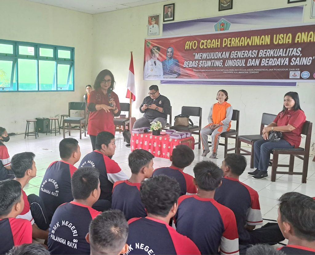 Sosialisasi Pencegahan Perkawinan Usia Anak bagi Remaja, di SMKN 8 Kota Palangka Raya. (Ist)