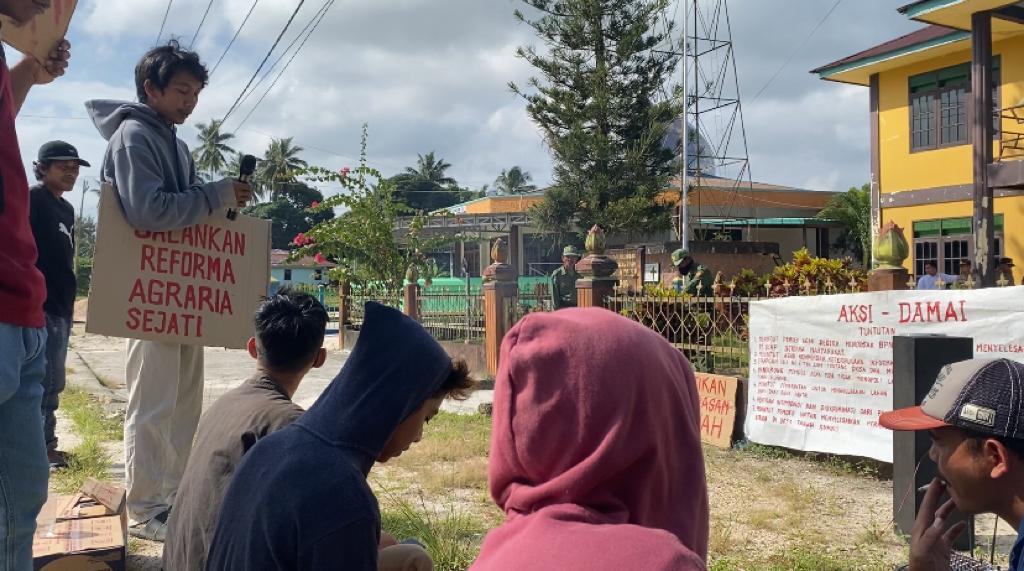 Aliansi Pemuda Tani, dan Nelayan (PTN) melakukan aksi massa. (Ist)
