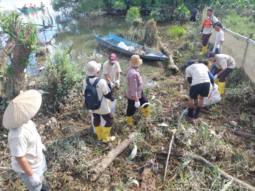 Pertamina EP (PEP) Sangasanga Field menggelar kegiatan bersih sungai. (Ist)