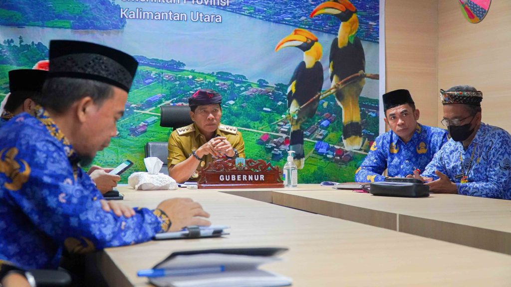 Gubernur Zainal Arifin Paliwang mengikuti rapat koordinasi rutin. (Ist)