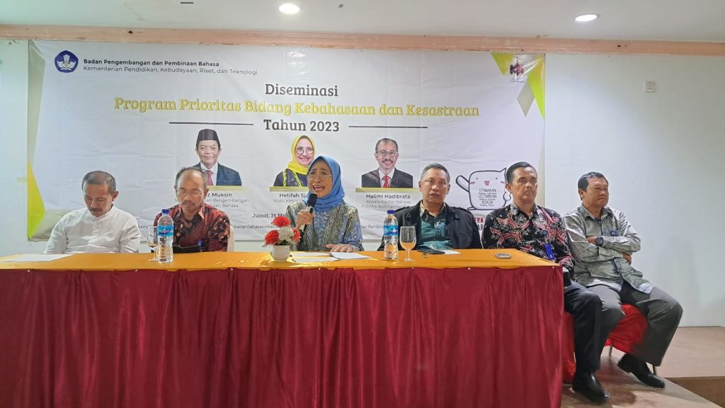 Diseminasi Program Prioritas Bidang Kebahasaan dan Kesastraan. (ESY)