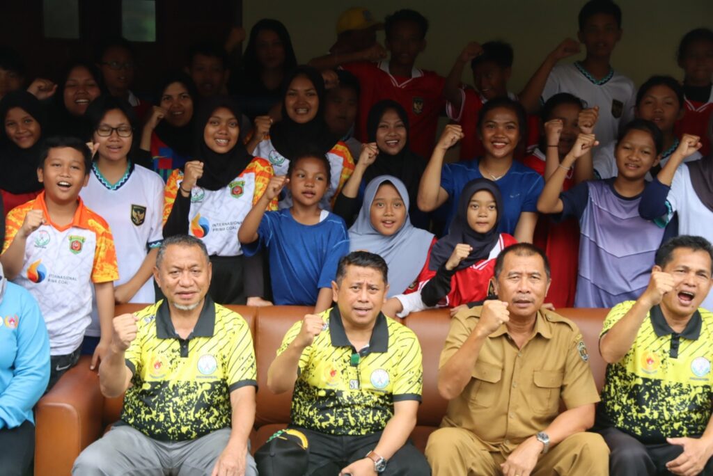 Pembukaan Kejuaraan Provinsi Junior Dan Seleksi Pra PON Soft Tennis Se-Kaltim. (Ist)
