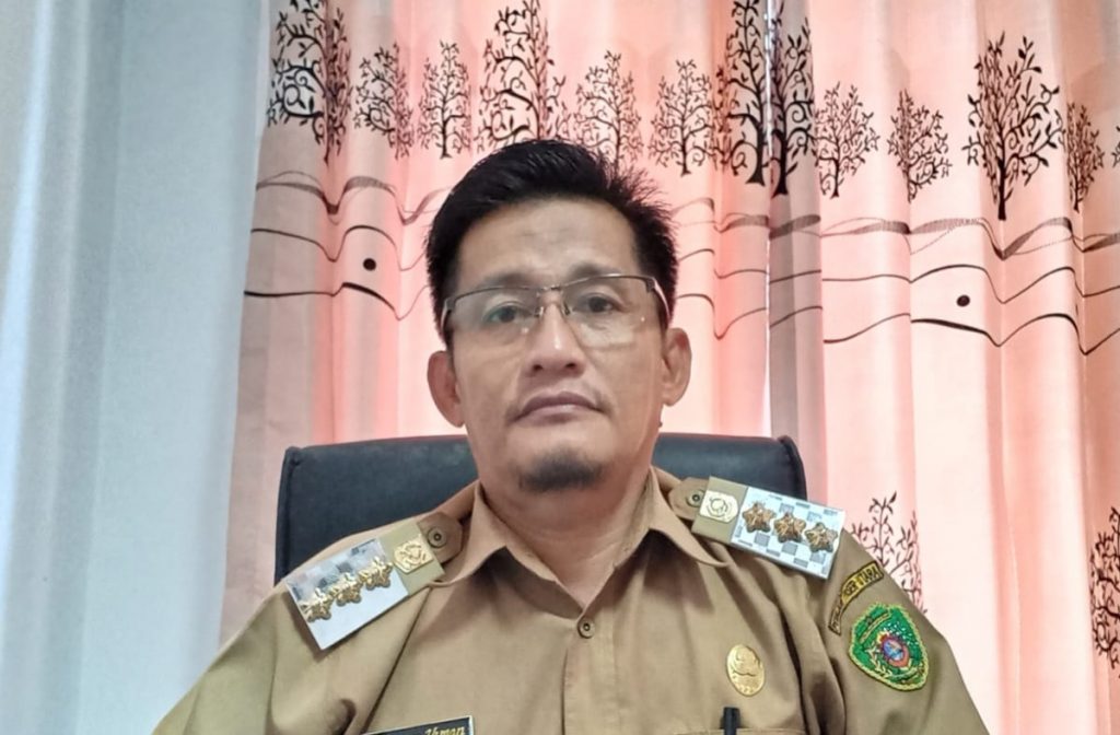 Camat Waru, Firman Usman. (Ist)
