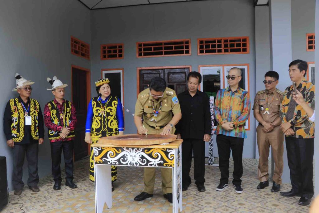 Wagub Yansen TP Resmikan Pastori di Perbatasan. (Ist)