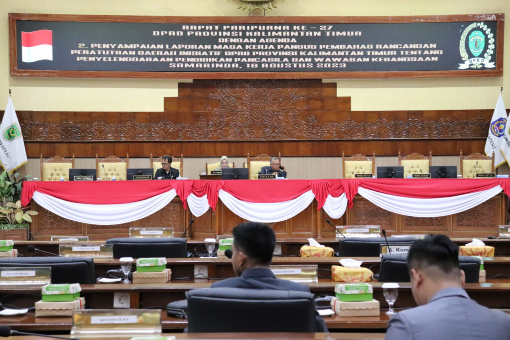 Rapat Paripurna DPRD Kaltim ke - 27 masa sidang 2023 guna membahas agenda sebanyak enam poin diruang rapat Gedung Utama Kantor DPRD Kaltim. (Ist)
