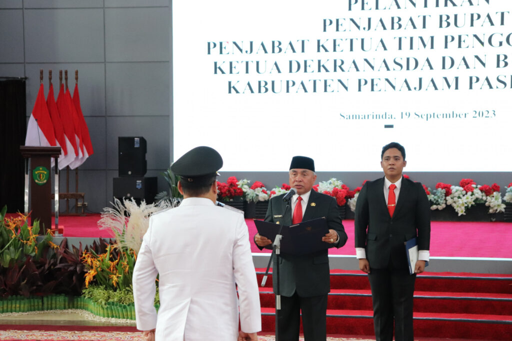Pimpinan dan Anggota DPRD Kaltim saat menghadiri Pelantikan Penjabat Bupati PPU di Pendopo Odah Lamin Etam Kantor Gubernur Kaltim. (Ist)