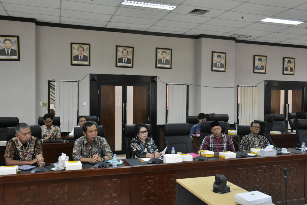RDP Komisi III DPRD Kaltim dengan PUPR PERA Kaltim, Bappeda Kaltim, dan sejumlah kepala desa di Kecamatan Kota Bangun, Kenohan, dan Muara Wis Kabupaten Kutai Kartanegara. (Ist)