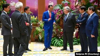 Presiden Joko Widodo saat bertemu dengan Sekjen PBB Antonio Guterres di sela-sela KTT ASEAN-PBB di Jakarta. (Foto: Courtesy/Setpres RI)