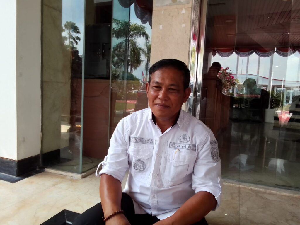 Camat Loa Kulu Adriansyah. (Ist)