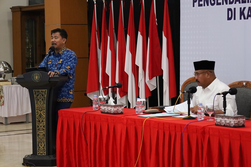 Sekda Kukar Sunggono saat menyampaikan hasil kinerja Tim Pengendalian Inflasi Daerah (TPID). (Ist)