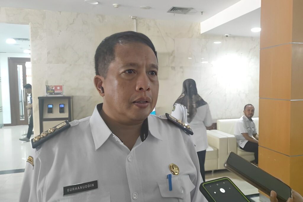 Camat Samboja Barat, Burhanudin. (Ist)