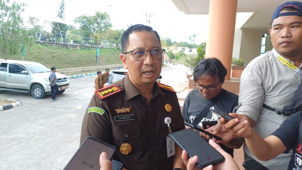 Kejari Kabupaten PPU, Agus Chandra, saat ditemui usai rapat paripurna di DPRD. (Ist)