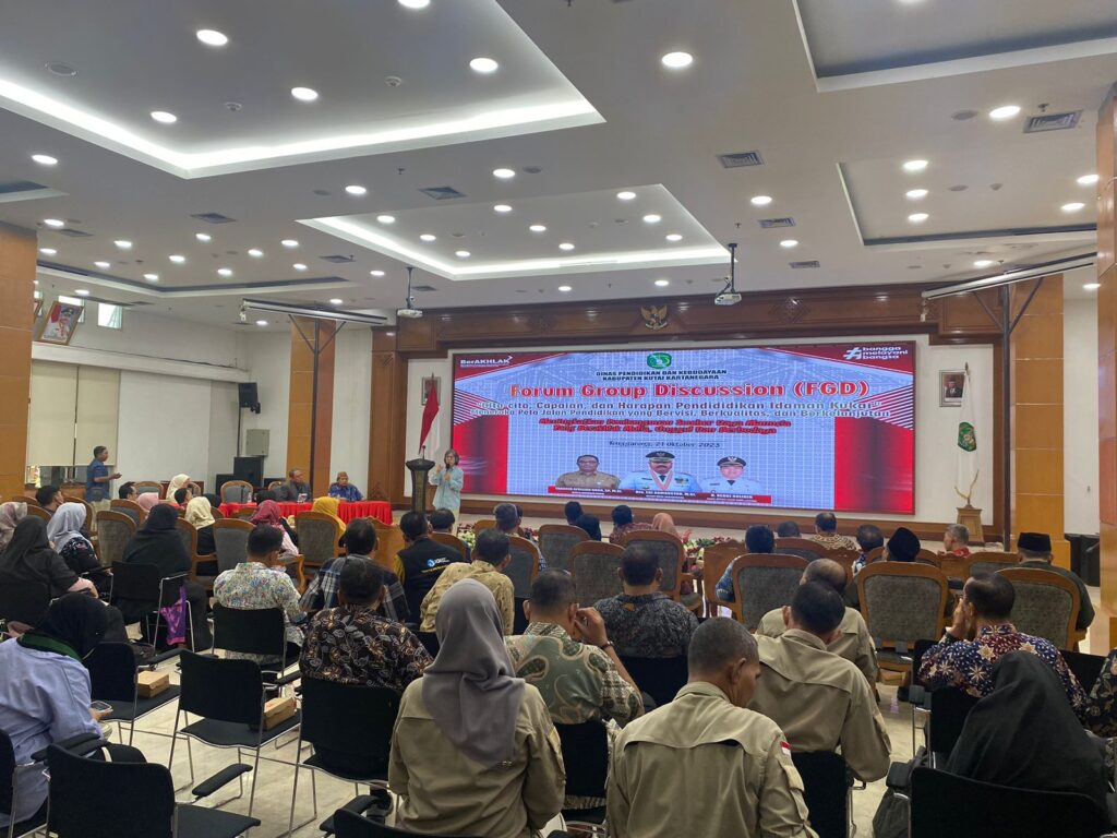 Suasana Focus Group Discussion (FGD) Disdikbud Kukar di Ruang Serba Guna Kantor Bupati. (Ist)