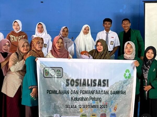 Sosialisasi Pemilahan dan Pemanfaatan Sampah di Kelurahan Petung. (Ist)