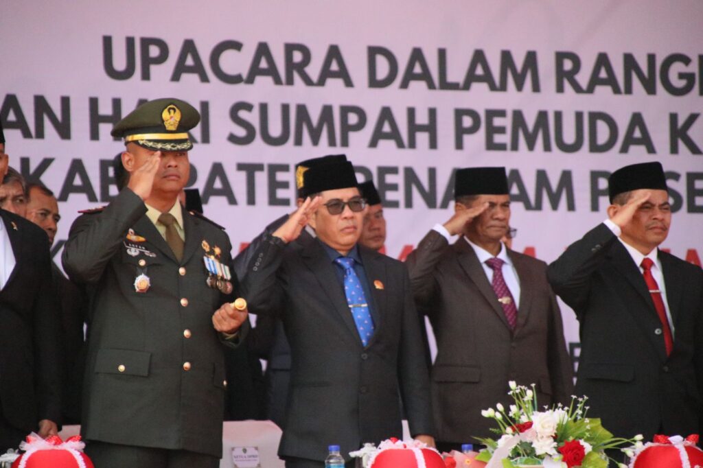 Ketua DPRD Kabupaten PPU, Syahrudin M Noor (berkacamata) saat mengikuti upacara hari sumpah pemuda. (Ist)