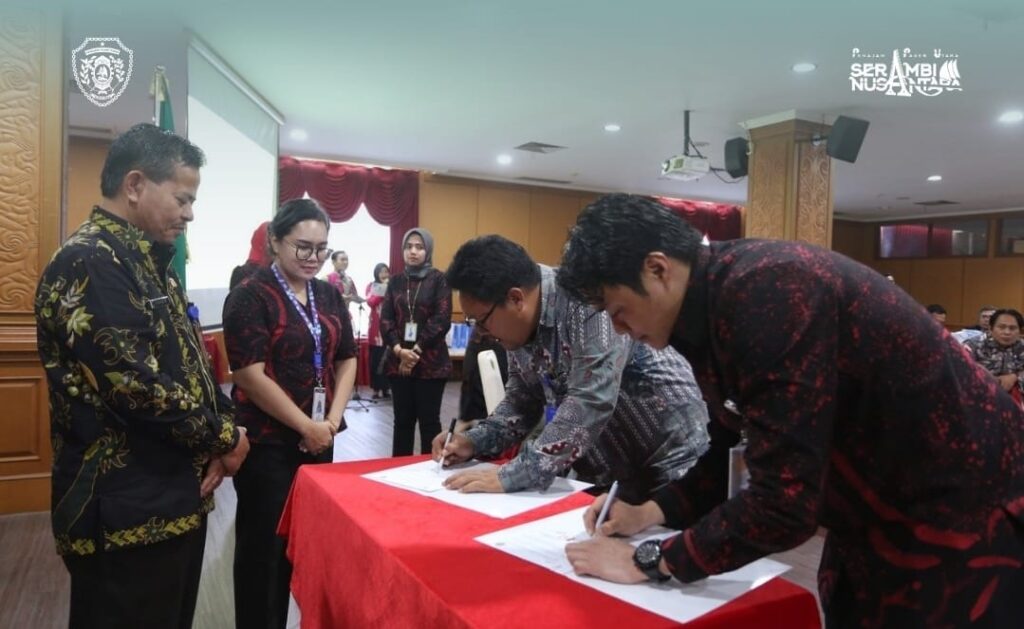 Penandatanganan Perjanjian Kerjasama Bankaltimtara dengan Seluruh Kepala Desa di Kabupaten PPU. (Ist)
