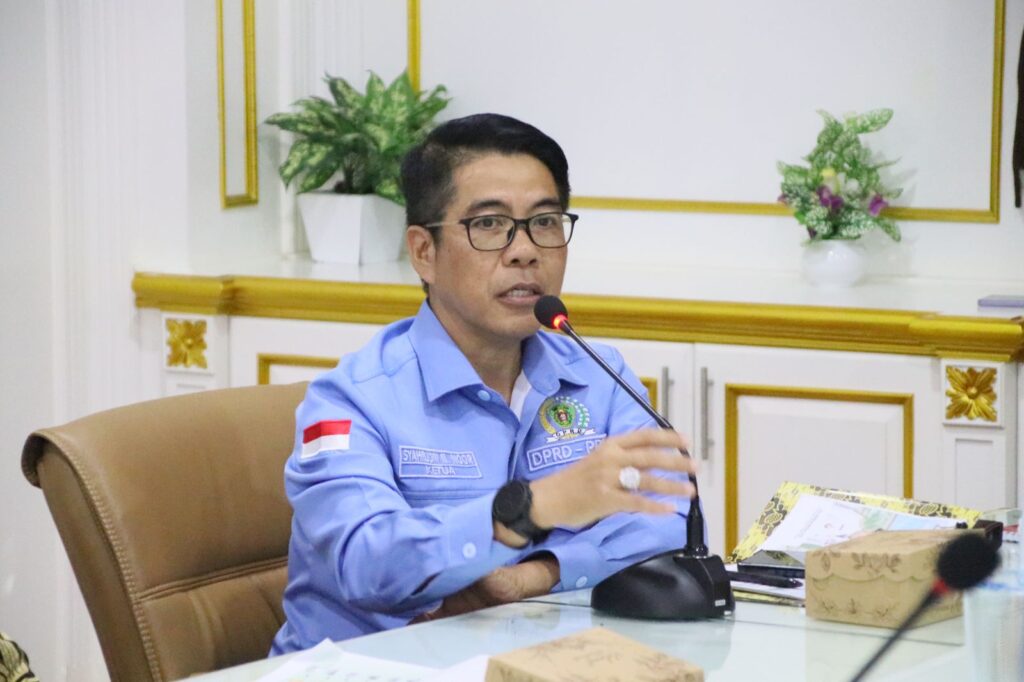 Ketua DPRD Kabupaten PPU, Syahrudin M Noor saat menyampaikan kondisi nelayan dan harapan terhadap Direktur Kepelabuhanan Perikanan Kementerian Kelautan dan Perikanan (KKP). (Ist)