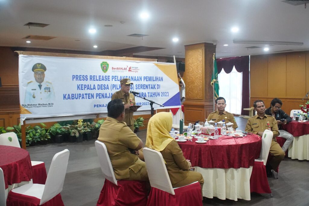 Pj Bupati PPU, Makmur Marbun Sampaikan Press Release Pilkades Serentak 2023. (Ist)