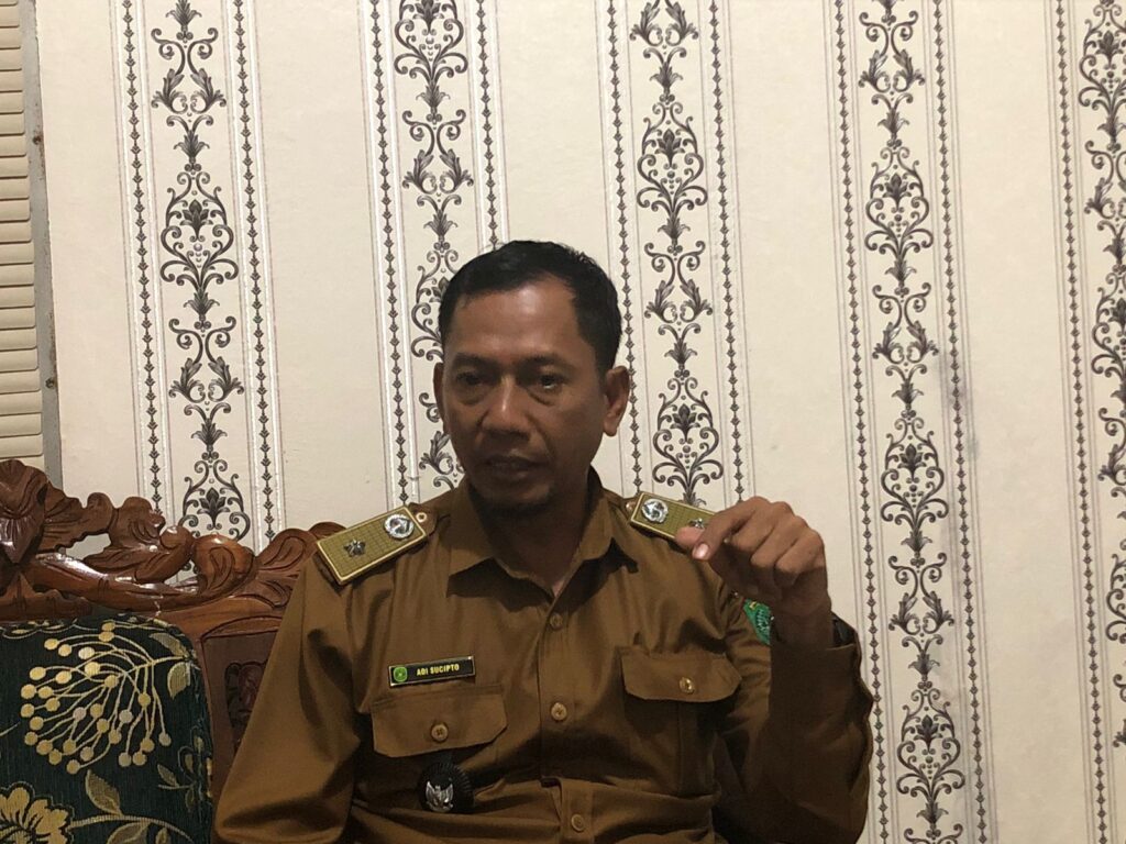 Kepala Desa Purwajaya, Adi Sucipto. (Ist)