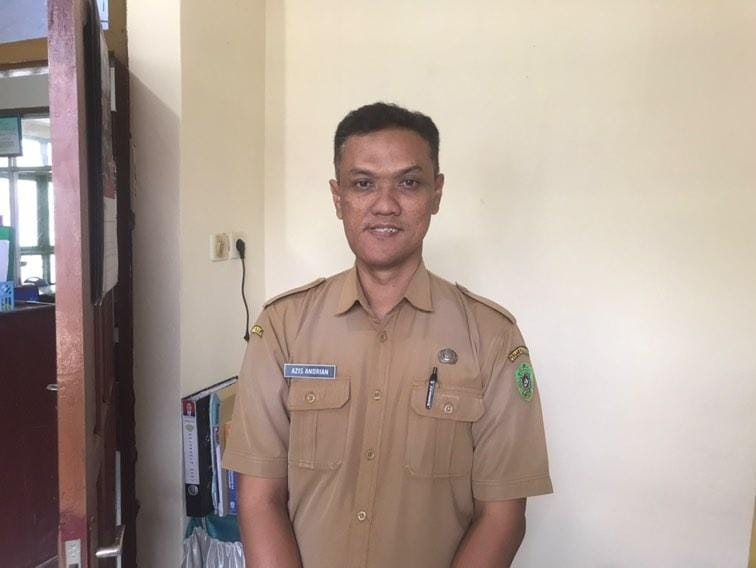 Sekretaris Kelurahan Petung, Aziz Andrian. (Ist)