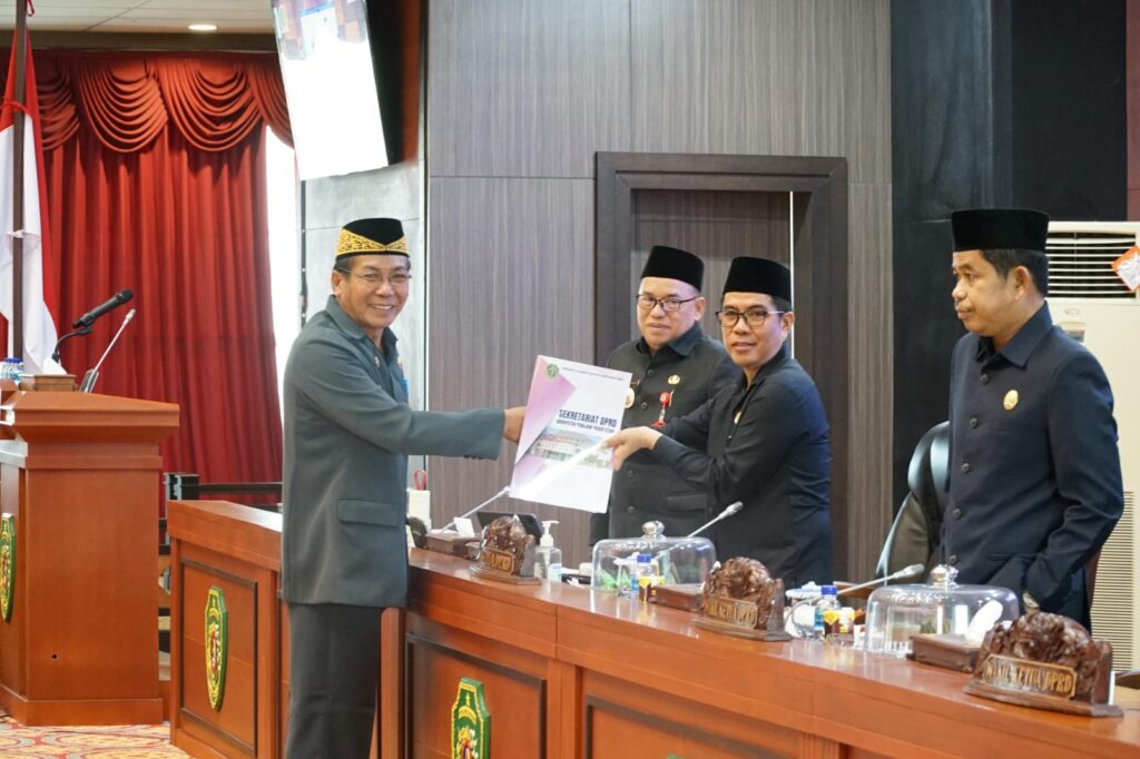 Rapat Paripurna DPRD Kabupaten Penajam Paser Utara. (Ist)