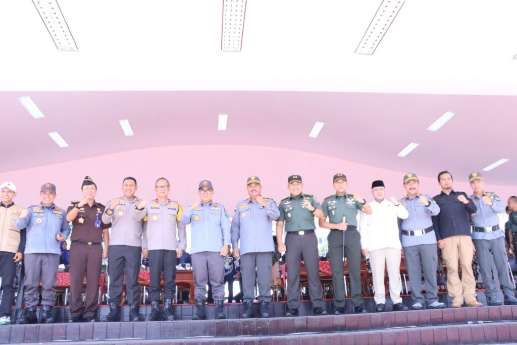 Mewakili Pimpinan, Ketua Komisi IV Akhmed Reza Fachlevi mengikuti Apel Gelar Pasukan Penyerahan Bawah Kendali Operasi (BKO) Anggota Satlimnas Se-Kalimantan Timur Kepada Kepolisian Daerah Kalimantan Timur Dalam Rangka Pemilu Serentak Tahun 2024. (Ist)