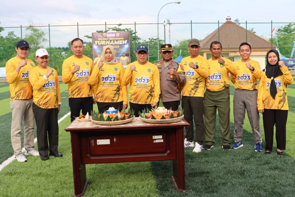 Makmur Marbun Resmikan Lapangan Mini Soccer Sekaligus Membuka Turnamen Mini Soccer Pj Bupati Cup. (Ist)