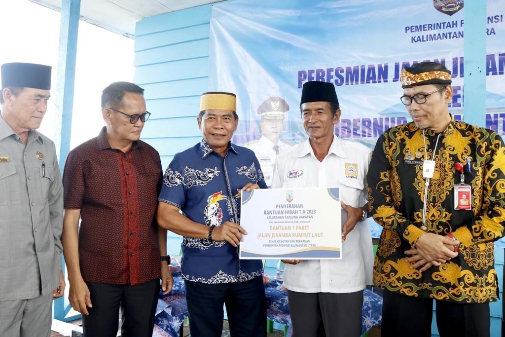 Gubernur Kaltara Drs. H. Zainal A. Paliwang, SH., M.Hum. (Ist)