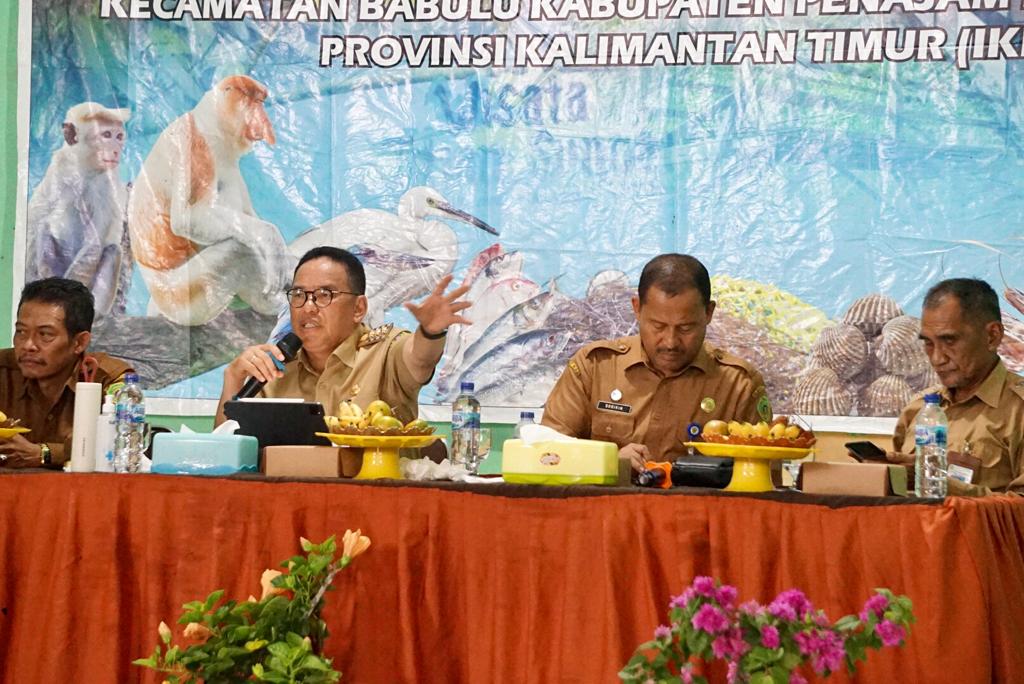 Dialog bersama masyarakat di Desa Babulu Laut, Kecamatan Babulu. (Ist)