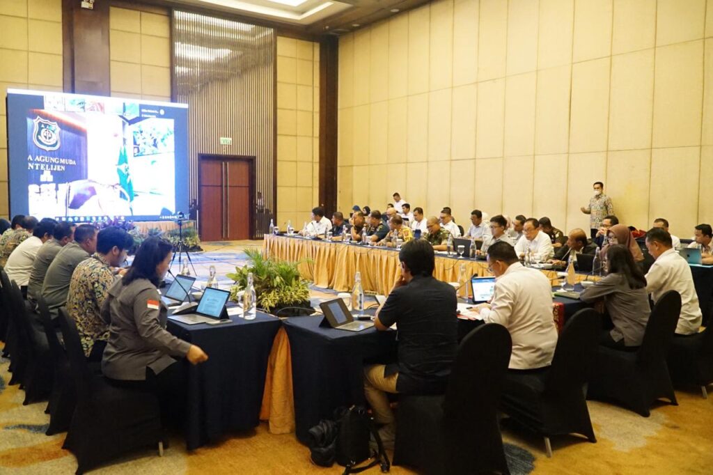 Rapat pembahasan progres dan permasalahan pengadaan lahan oleh Bank tanah untuk pembangunan fasilitas sisi udara dan darat bandara VVIP serta pembangunan Dermaga logistik IKN. (Ist)