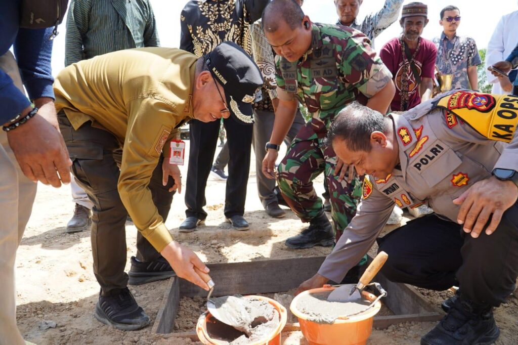 Peletakan Batu Pertama Pembangunan Bruder Budi Mulia Mariango Kelurahan Sotek. (Ist)