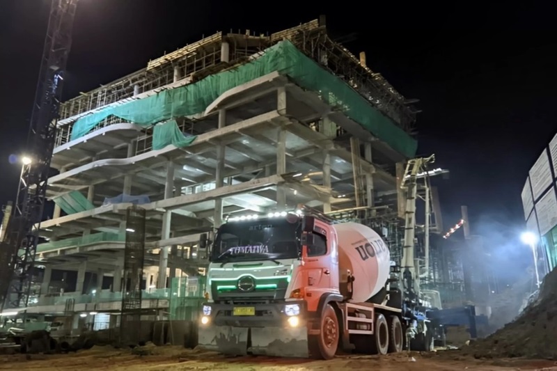 Pengiriman bahan bangunan dari SIG untuk pembangunan infrastruktur Gedung Kemenko 1 di Kawasan Inti Pusat Pemerintahan (KIPP) Ibu Kota Nusantara. (Ist)